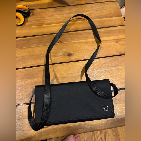 lululemon athletica Handbags - Lululemon bag black